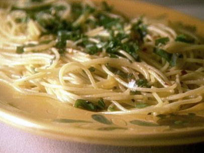 Spaghetti with Garlic, Olive Oil, and Red Pepper Flakes Recipe